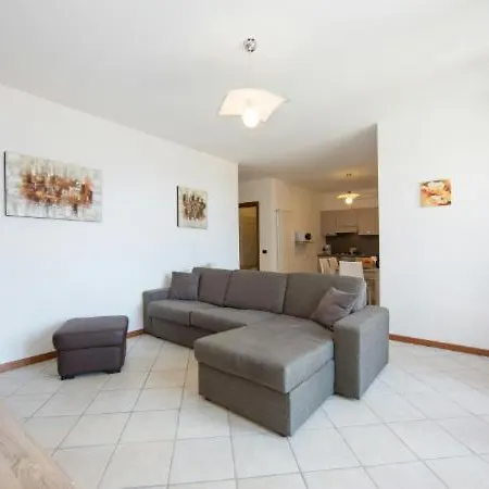Διαμέρισμα Germasino Sleeps 6 Pool *