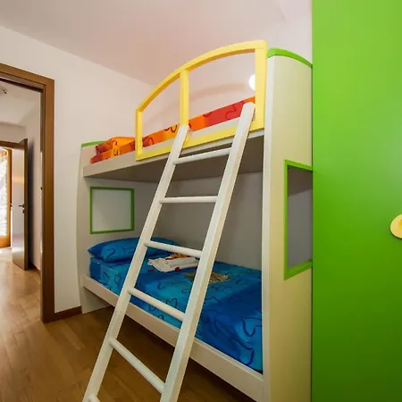 Διαμέρισμα Germasino Sleeps 6 Pool *