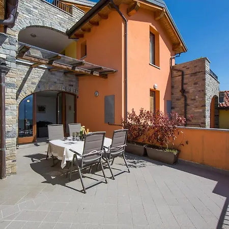 Germasino Sleeps 6 Pool Morbio