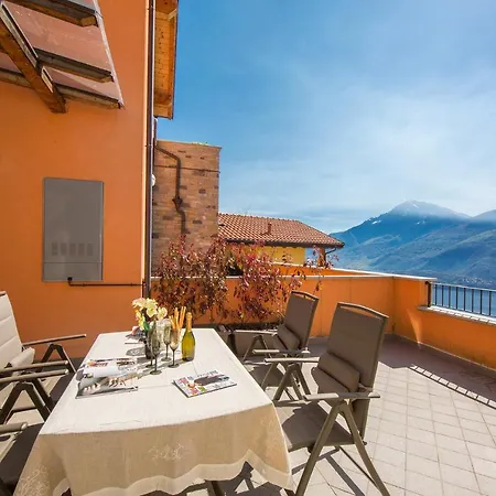 Germasino Sleeps 6 Pool Morbio